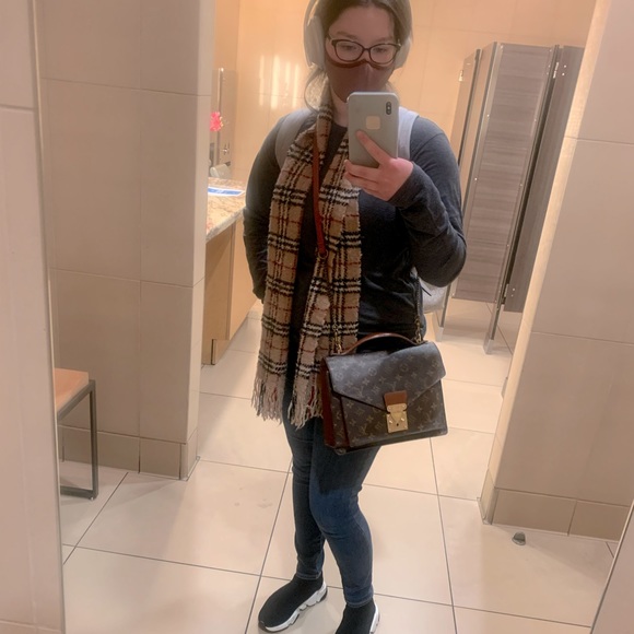 SOLD! Louis Vuitton Monceau Crossbody Briefcase! - Picture 2 of 16